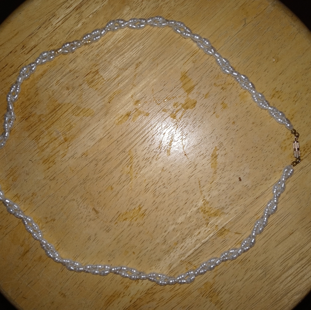 Vintage pearl bead necklace